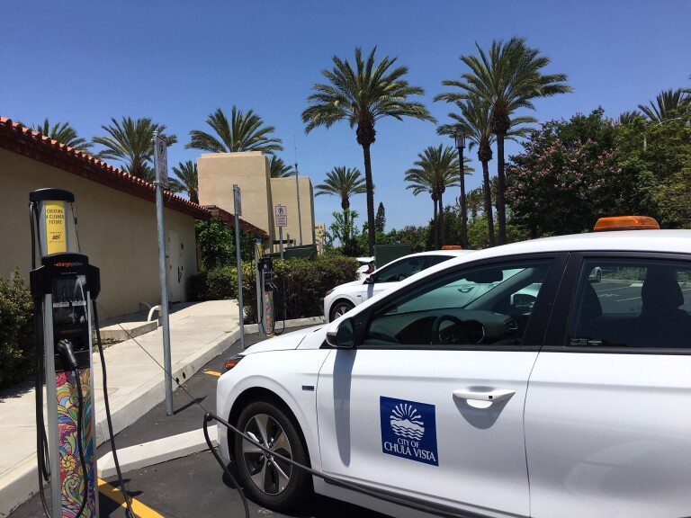 Opinion: California needs more electric vehicle charging stations. Here ...